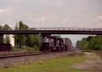 NS 3314 leads a train southbound